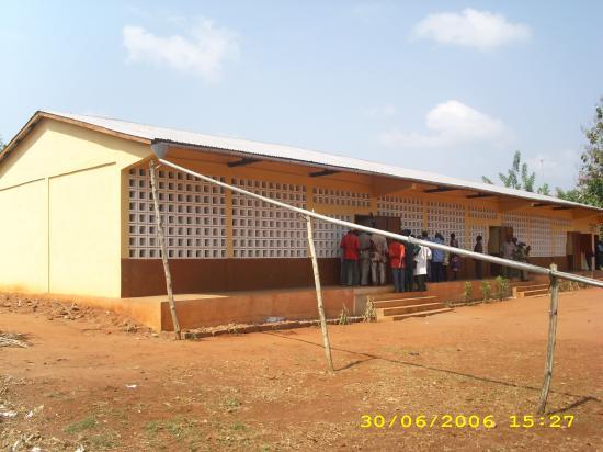 Inauguration d'un bâtiment scolaire à Ahepe
